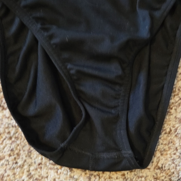 Women's Speedo Classic Black One-Piece Swimsuit Size 6/32 - Picture 3 of 8